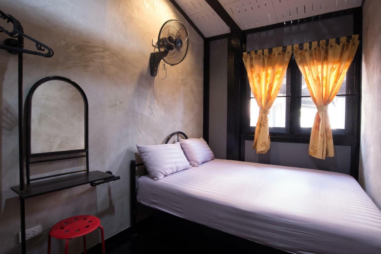 בנגקוק Sawatdee Guesthouse The Original מראה חיצוני תמונה