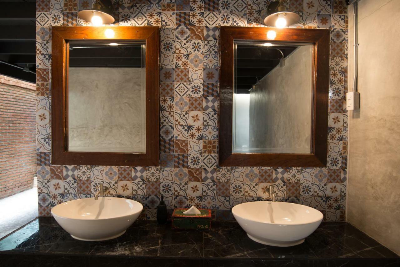 בנגקוק Sawatdee Guesthouse The Original מראה חיצוני תמונה